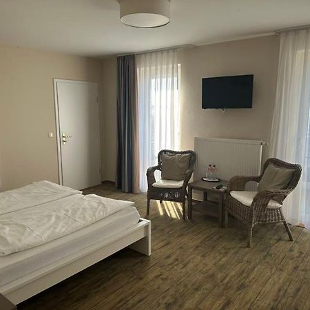 Hotel Admiral Scheer Laboe Buitenkant foto