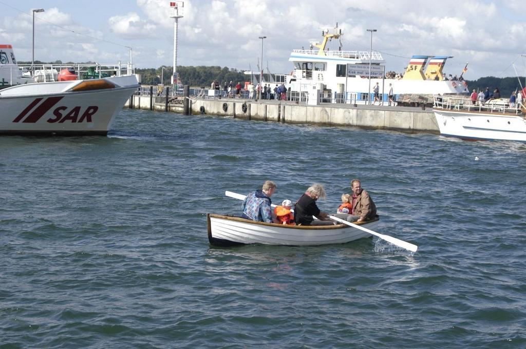 Hotel Admiral Scheer Laboe Buitenkant foto