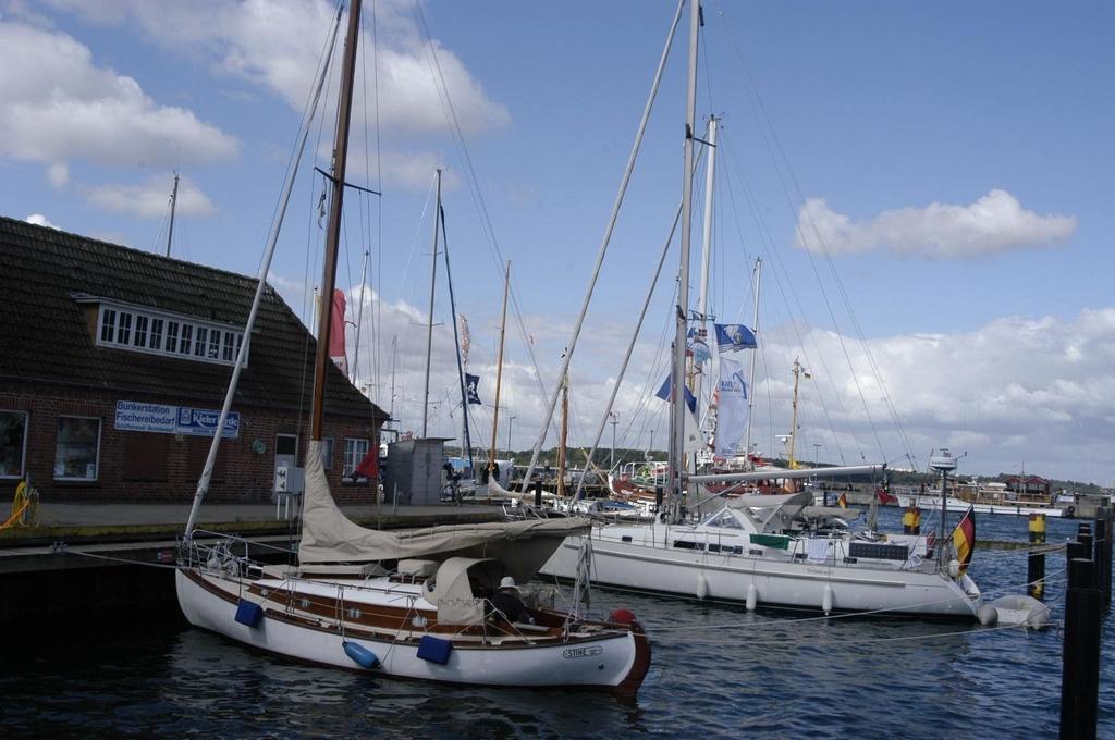 Hotel Admiral Scheer Laboe Buitenkant foto