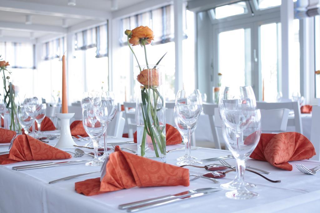 Hotel Admiral Scheer Laboe Buitenkant foto