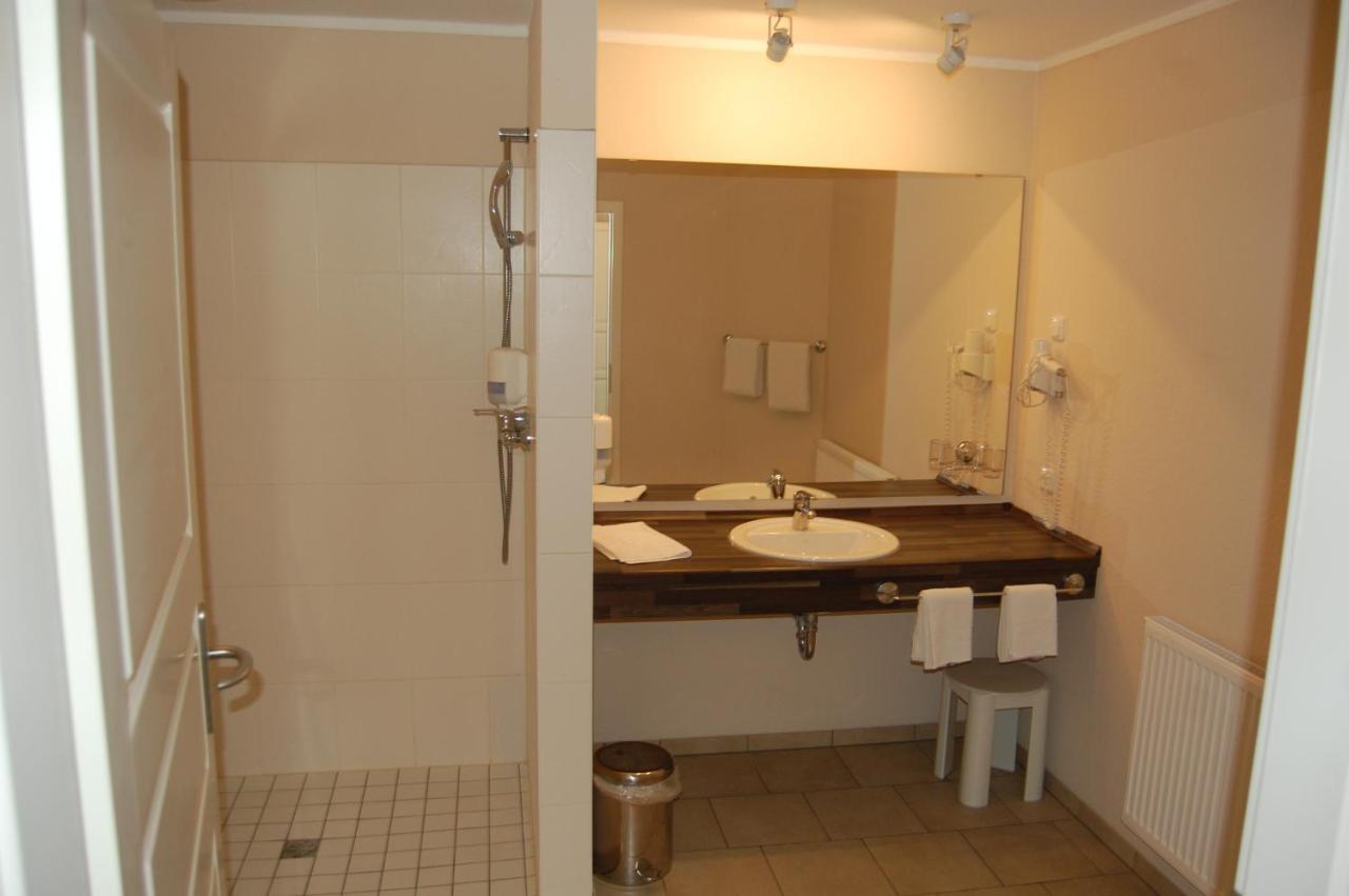 Hotel Admiral Scheer Laboe Buitenkant foto