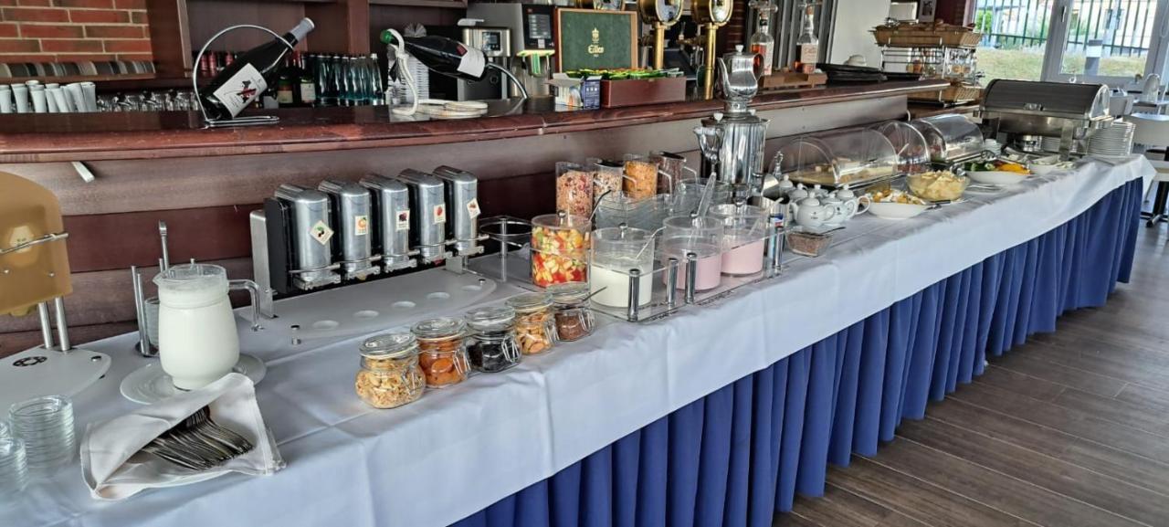 Hotel Admiral Scheer Laboe Buitenkant foto