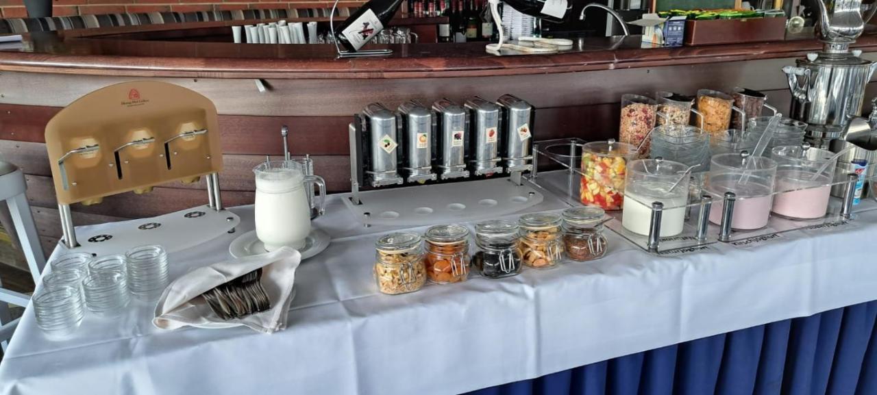 Hotel Admiral Scheer Laboe Buitenkant foto