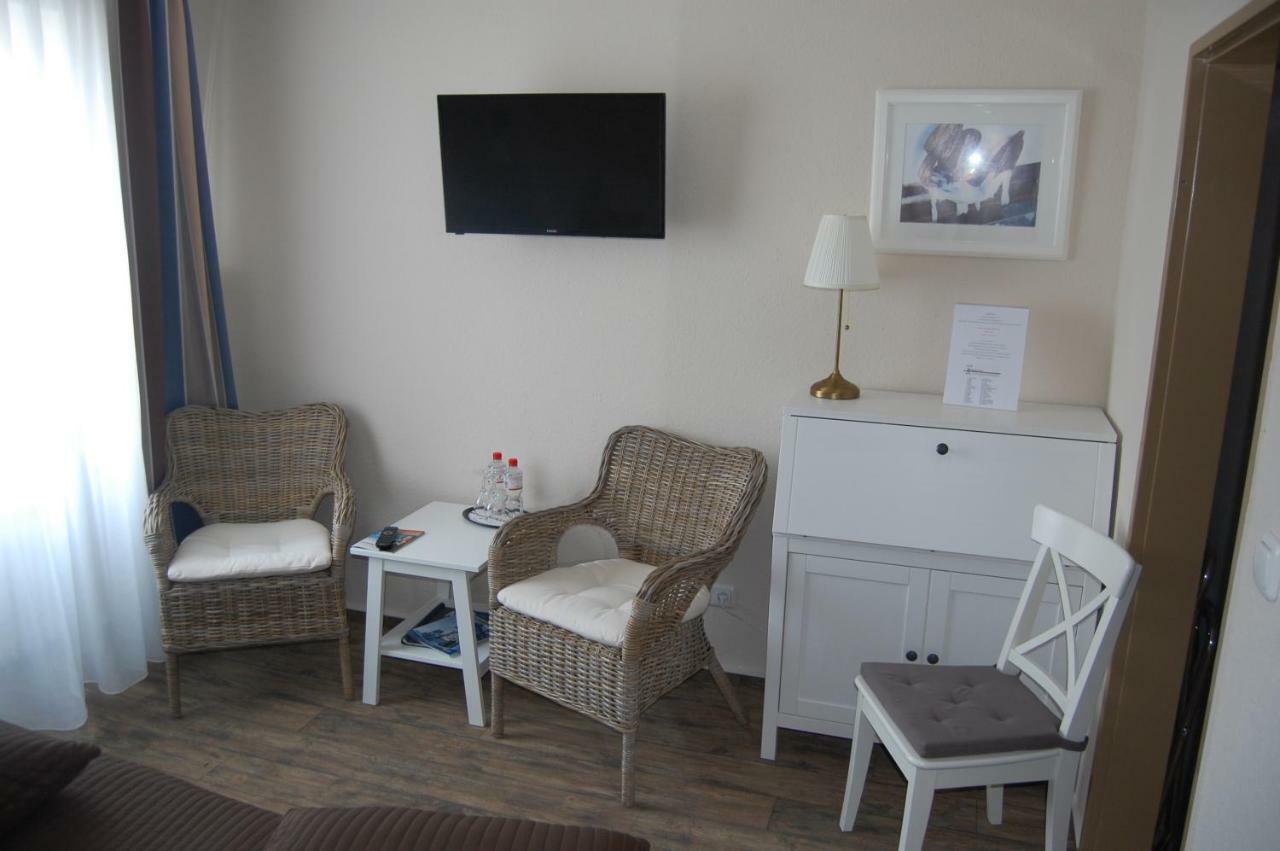 Hotel Admiral Scheer Laboe Buitenkant foto